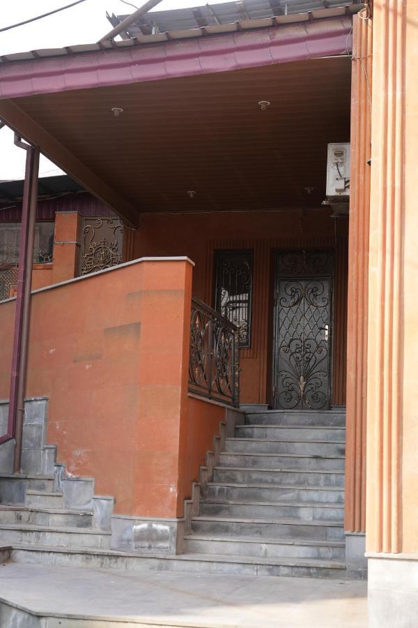 Ivan House Apartment Yerevan Bagian luar foto